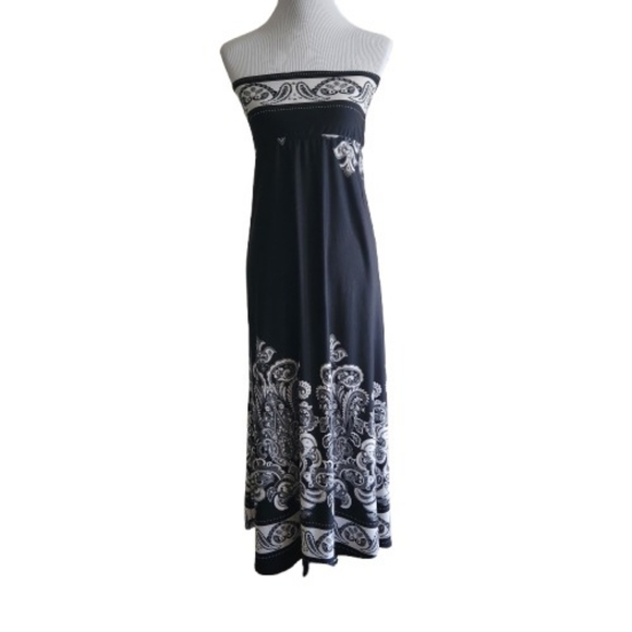 VENUS Dresses & Skirts - VENUS Bailey Blue Black and White Paisley Print Tube Dress